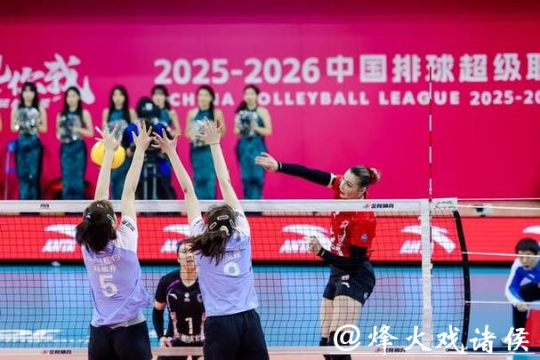 上海女排双外援火力击溃天津女排,不过蔡斌还是在给球队“挑毛病” 上海女排双外援火力击溃天津女排,不过蔡斌还是在给球队“挑毛病”